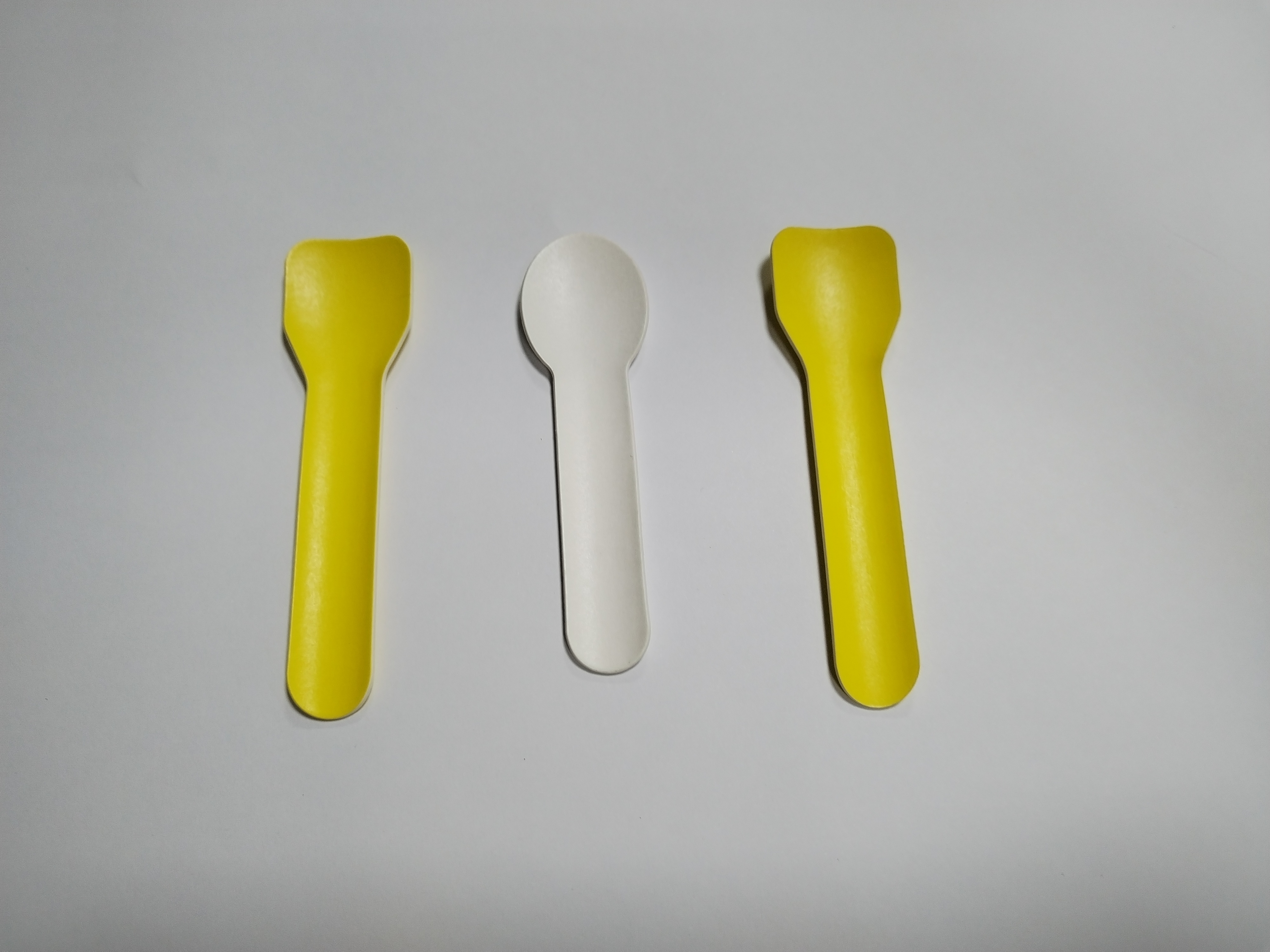 95mm Customized Disposable Ice Cream Spoon Red Color Yellow Color White Frozen Yogurt Paper Spoon