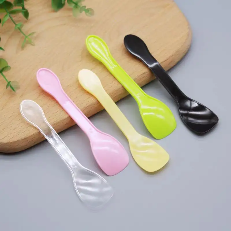 paper spoon forming