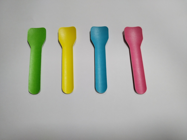 95mm Customized Disposable Ice Cream Spoon Red Color Yellow Color White Frozen Yogurt Paper Spoon