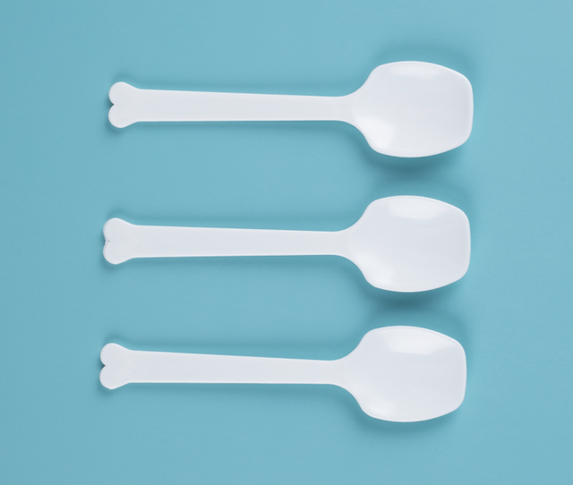 Customized Food-Grade Plastic White Spoons Biodegradable Recyclable Available in Different Models for Outdoor Parties for Hotels
