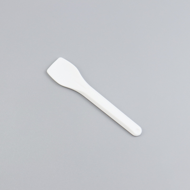 Klassisches biologisch abbaubares Einweg-Plastik besteck Praktische einmalige Verwendung von verdickten Säure löffeln für Eis dessert für Camping